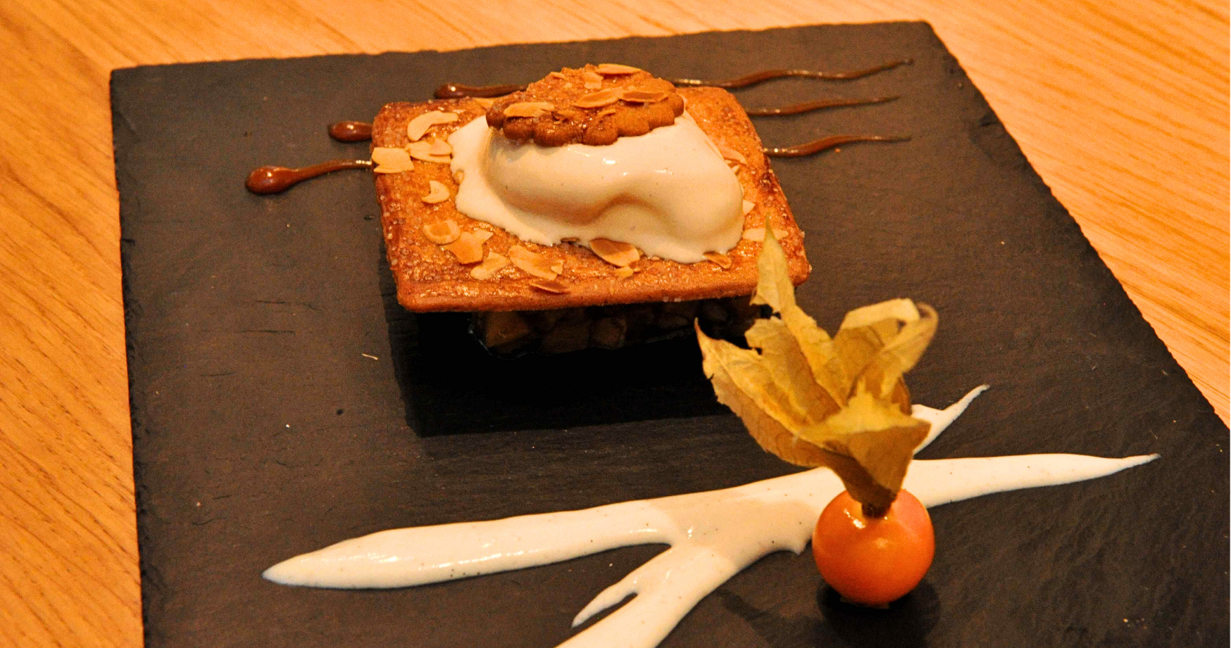 Petit Beurre aux pommes, glace à la confiture de lait et Beurre à la Vanille de Madagascar