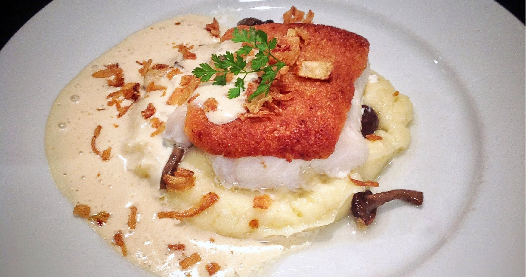 Cabillaud en viennoise de parmesan, espuma de Beurre Bordier à l’Oignon de Roscoff