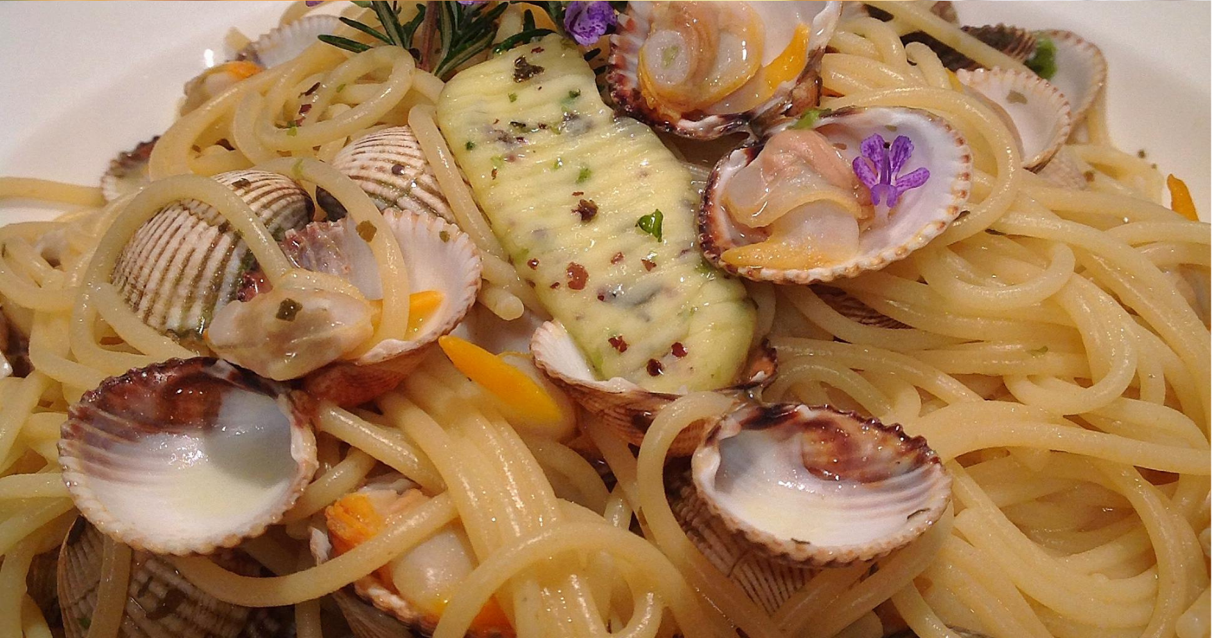 Spaghettini « Alle Vongole », coques et Beurre Bordier aux Algues