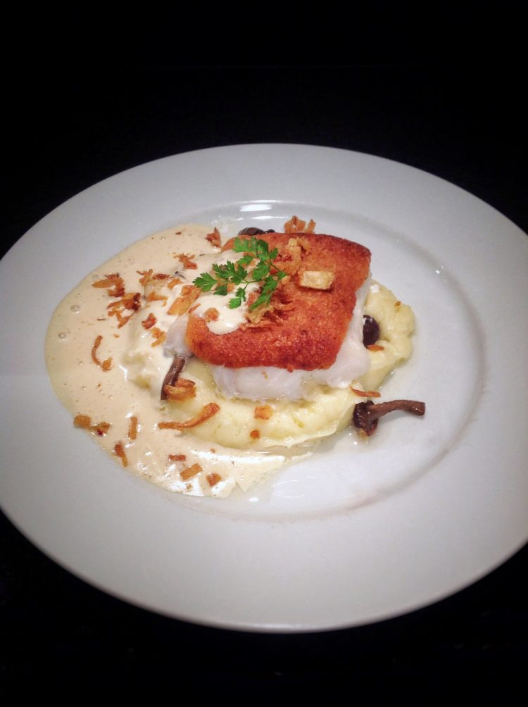 Cabillaud en viennoise de parmesan, espuma de Beurre Bordier à l’Oignon de Roscoff