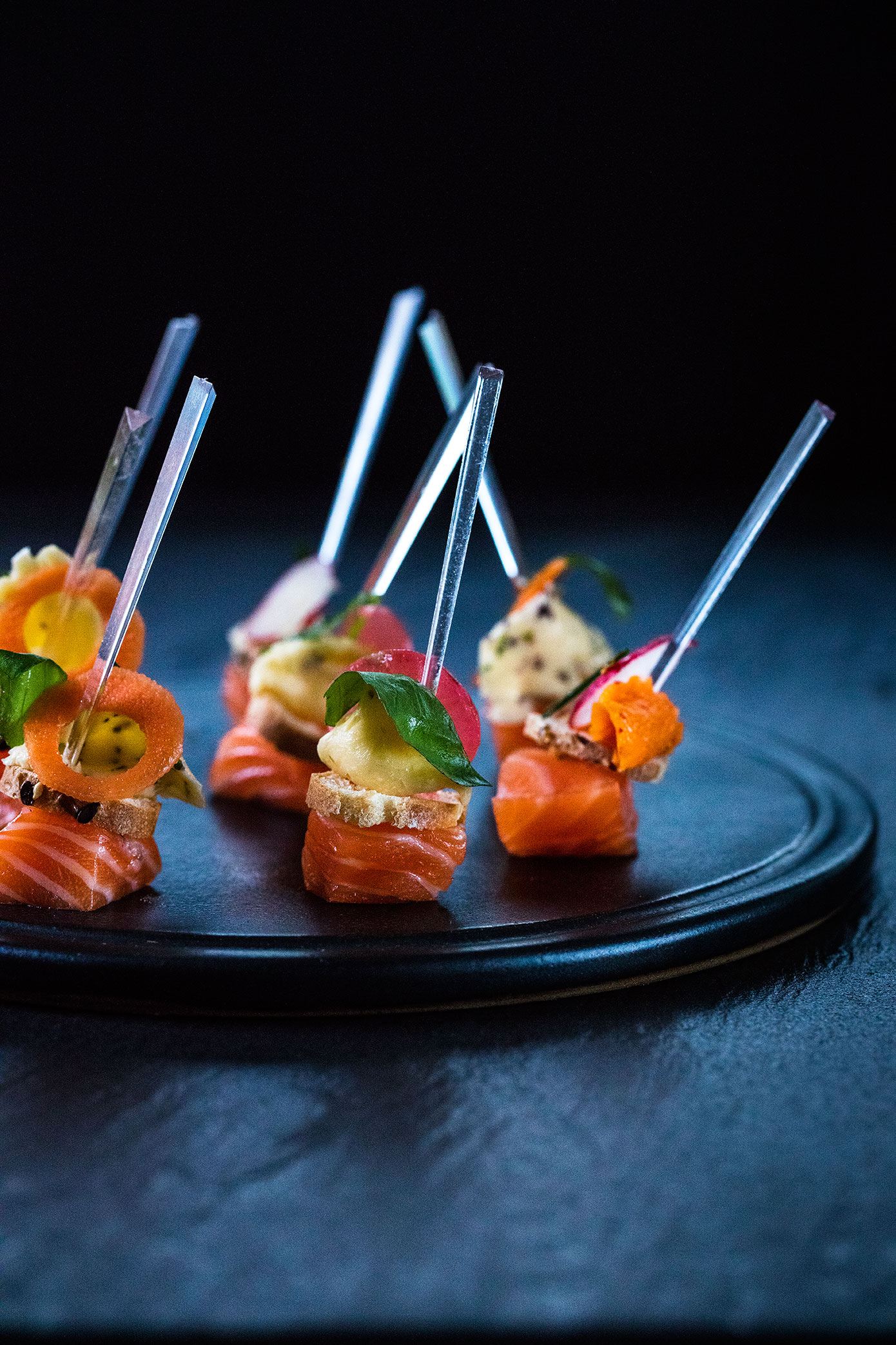 Salmon Gravlax, crunchy bread with Beurre Bordier