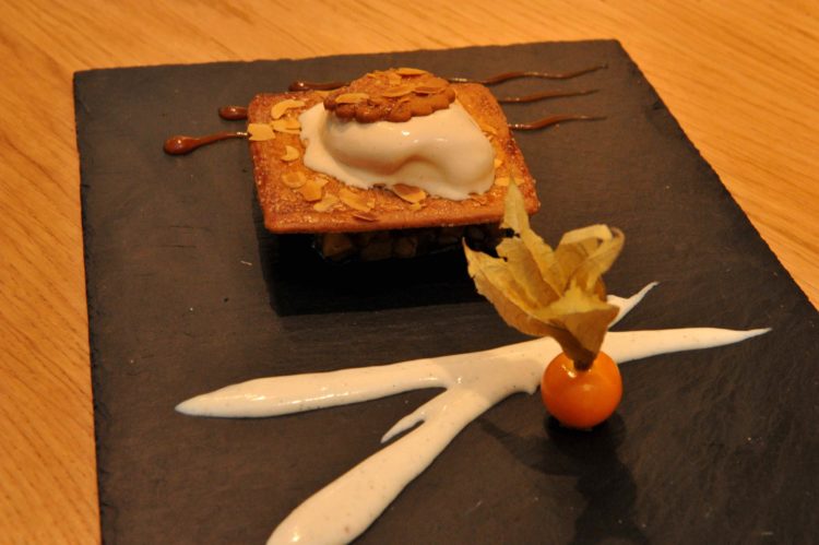 Petit Beurre aux pommes, glace à la confiture de lait et Beurre à la Vanille de Madagascar