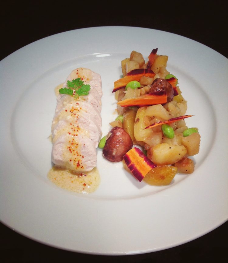 Ballottine de volaille et cocotte de légumes glacés au Beurre Bordier à l’Oignon de Roscoff